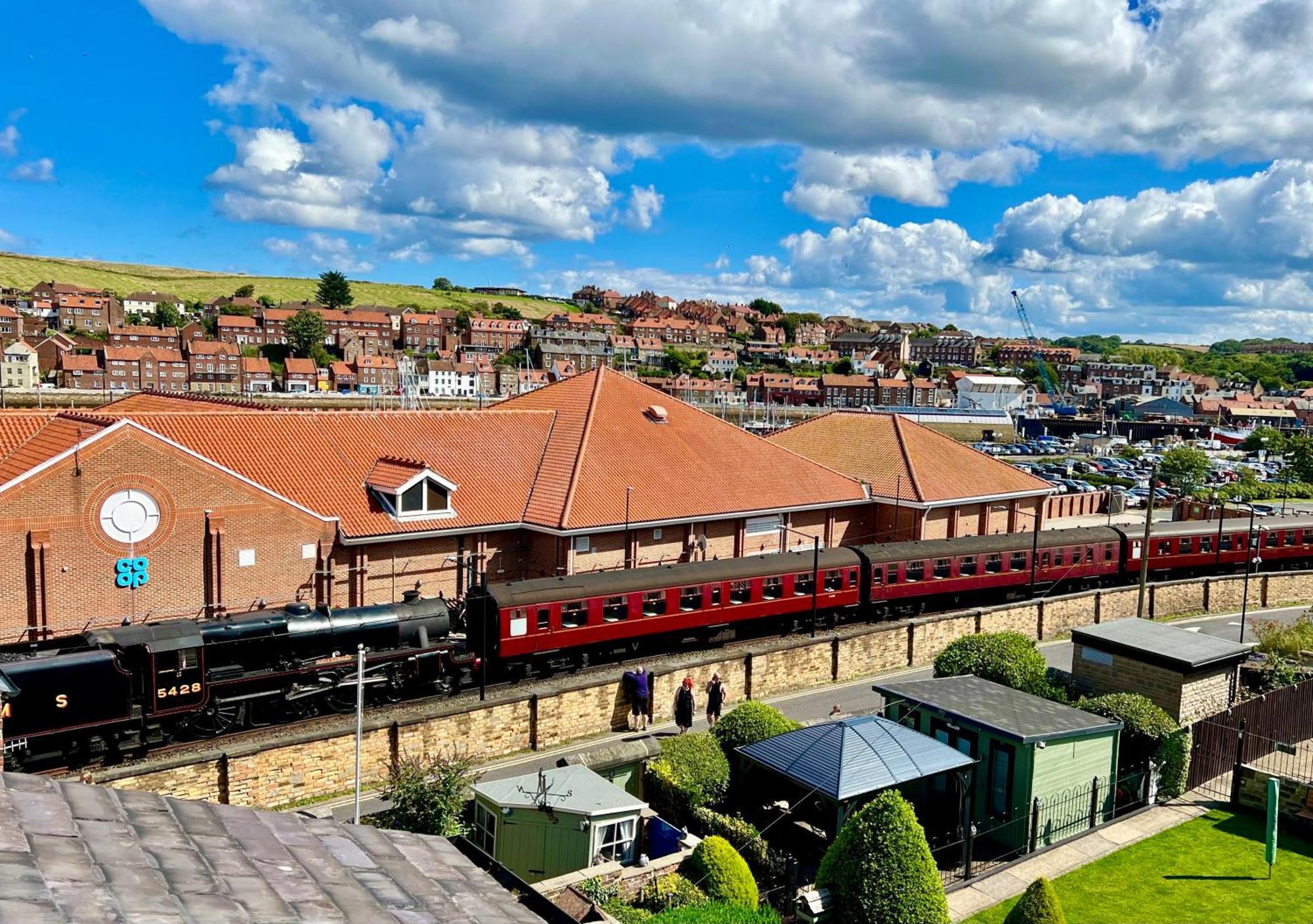 The Mainstay Luxury Boutique Rooms With Private Parking Whitby Esterno foto