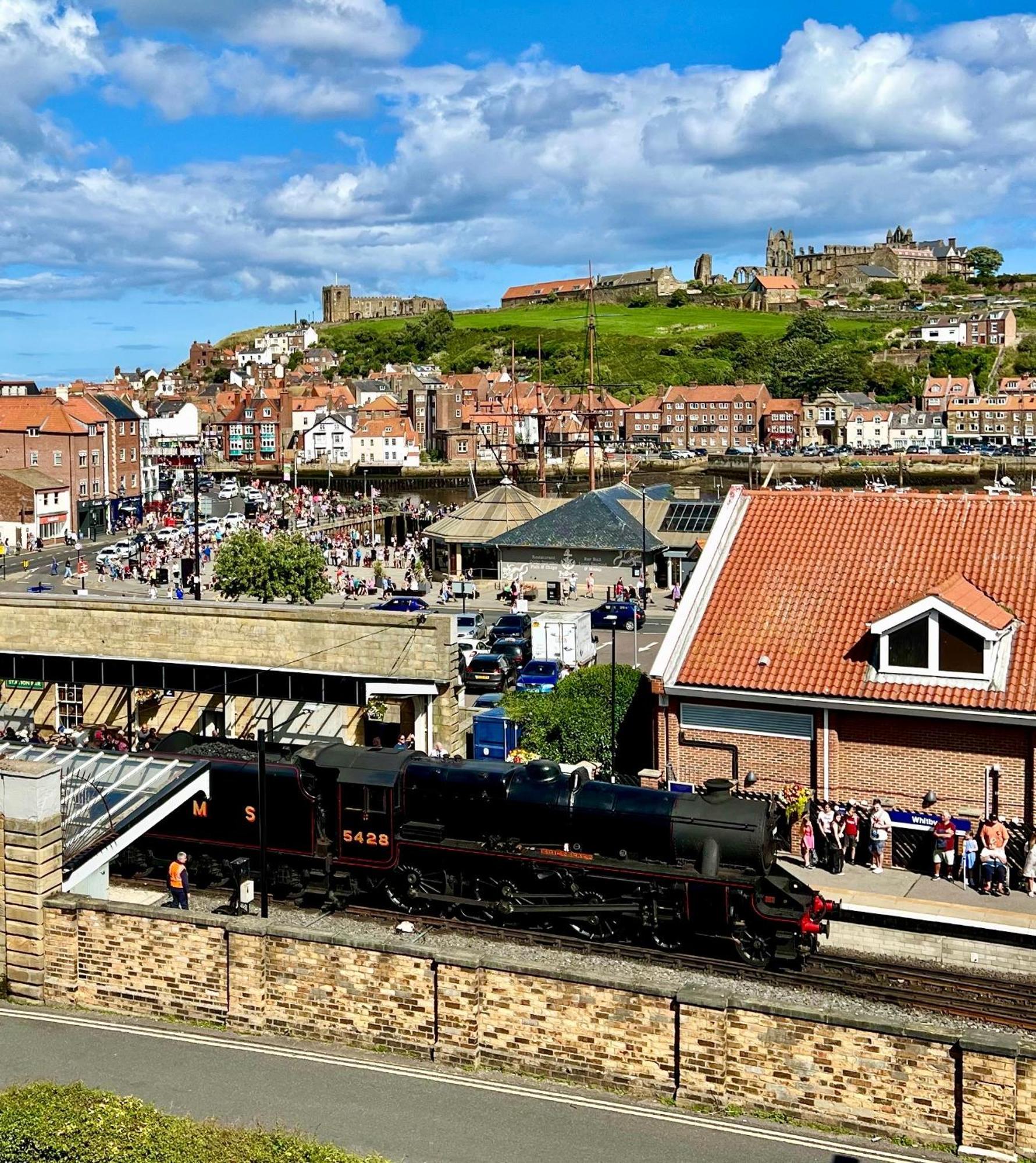 The Mainstay Luxury Boutique Rooms With Private Parking Whitby Esterno foto